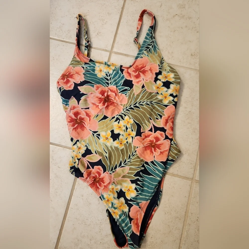 Hurley Womens One Piece Swimsuit 4-Way Stretch Multicolor Floral‎ Size L #D1060